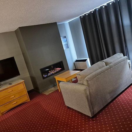 Hotel Baie Saint Paul Екстериор снимка