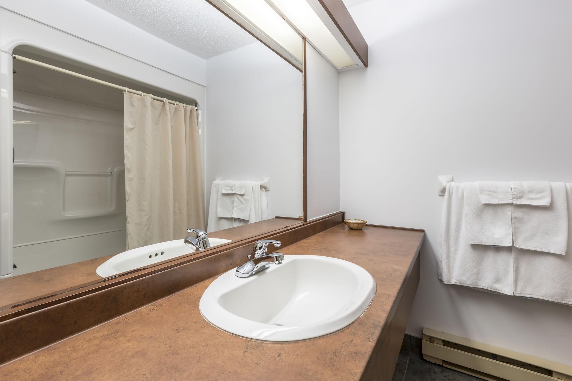 Hotel Baie Saint Paul Екстериор снимка