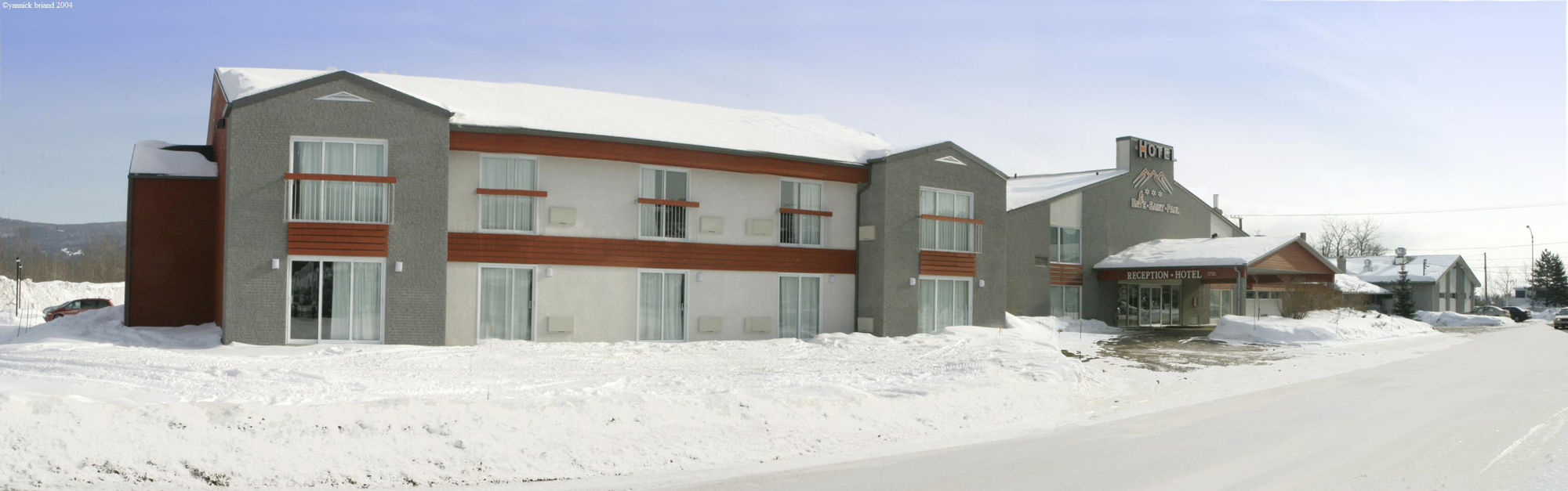 Hotel Baie Saint Paul Екстериор снимка