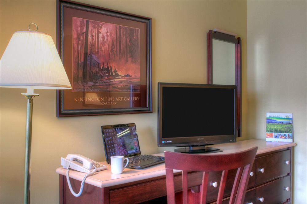 Hotel Baie Saint Paul Екстериор снимка