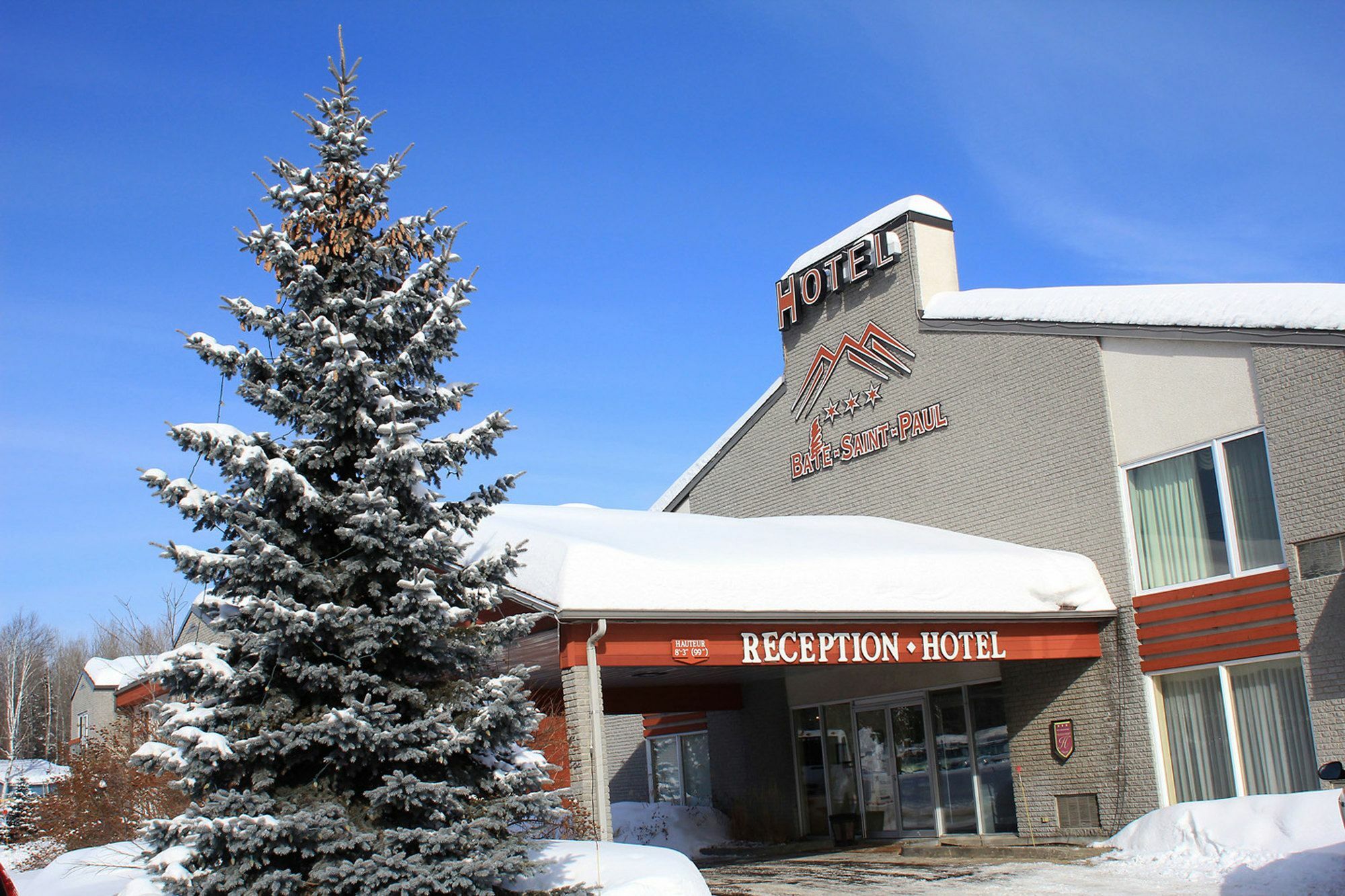 Hotel Baie Saint Paul Екстериор снимка